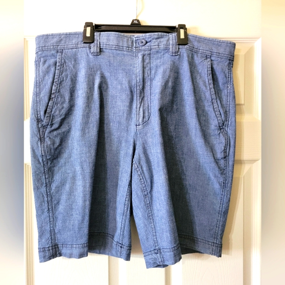 Mens St John's Bay shorts. Blue in color. Lighter weight fabric. Size 36.